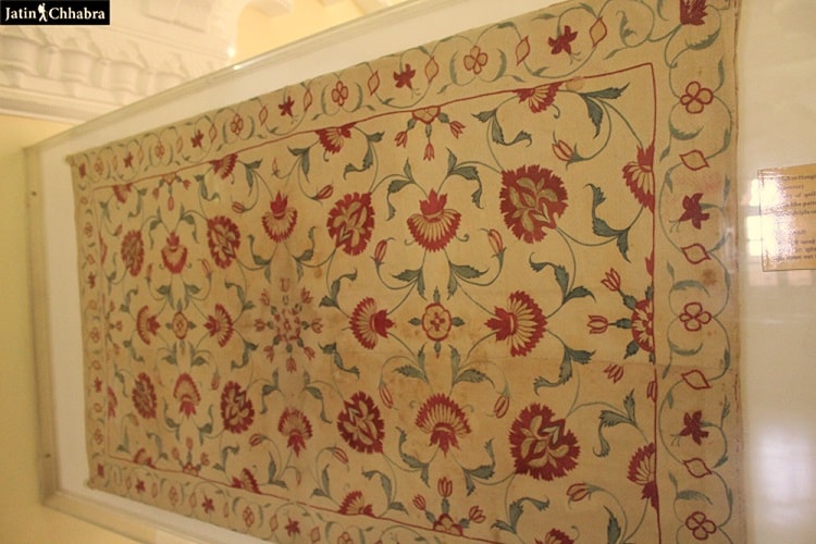 Carpets with Gold thread