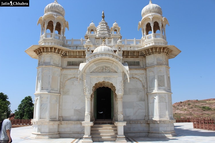 Gate to enter the complex of Jaswant Thada