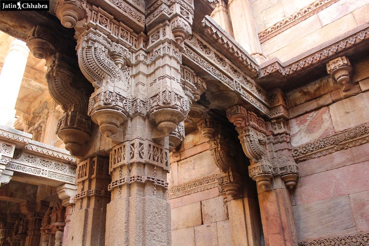 Pillars in Adalaj Vav